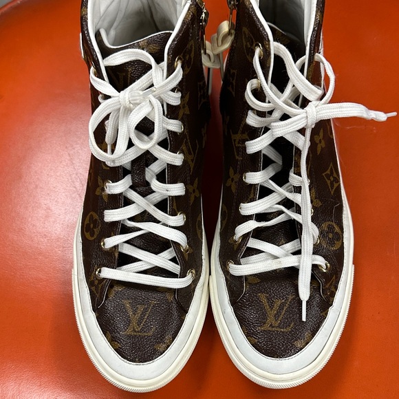 Louis Vuitton Shoes - Authentic Louis Vuitton Brown Monogram High-Top Sneakers with White Laces